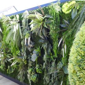 Création d'un mur végétal en plantes artificielles sur mesure